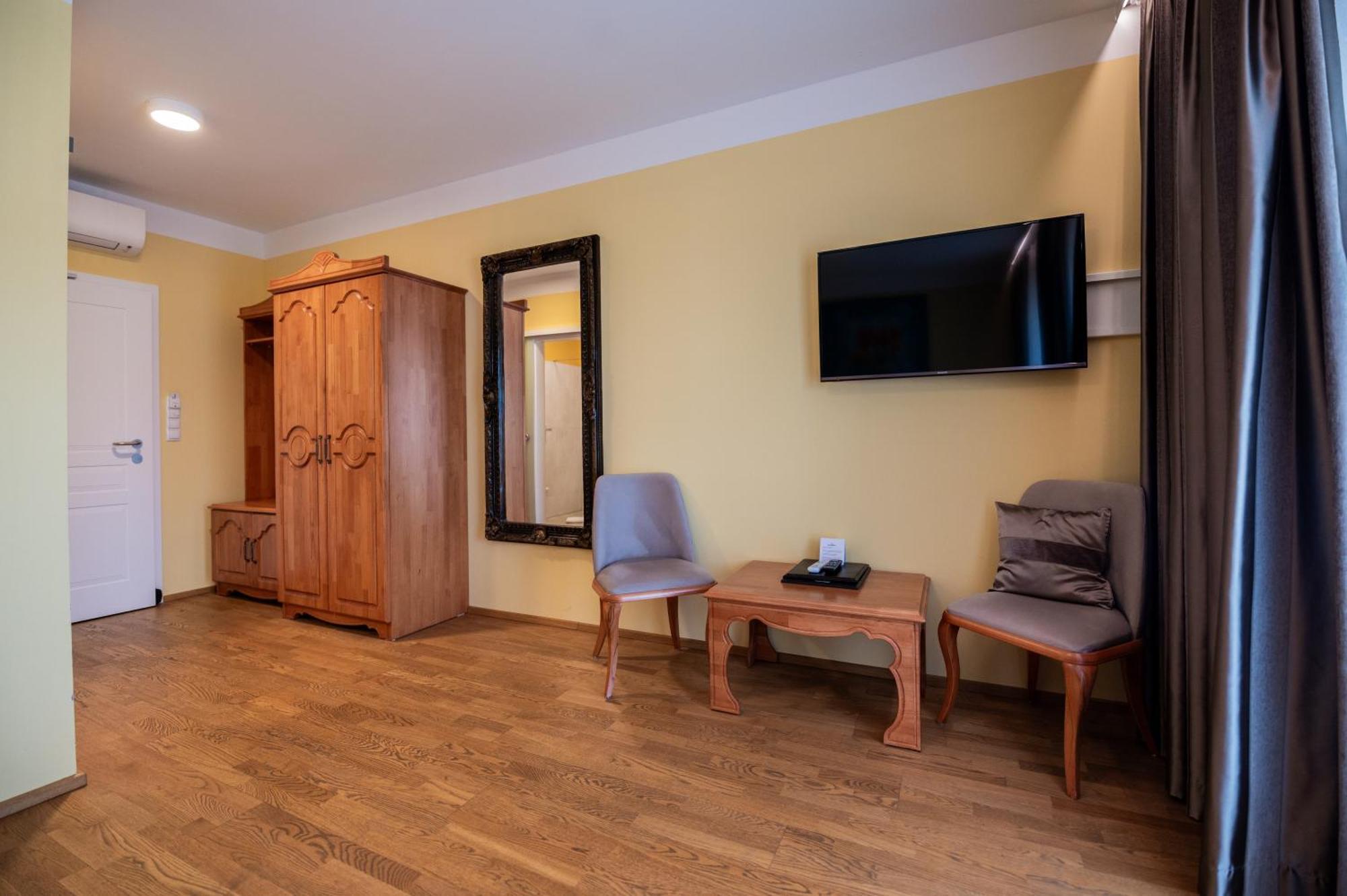 Vulkan Residenz Hotel I Self Check-In Schwarzautal Eksteriør billede